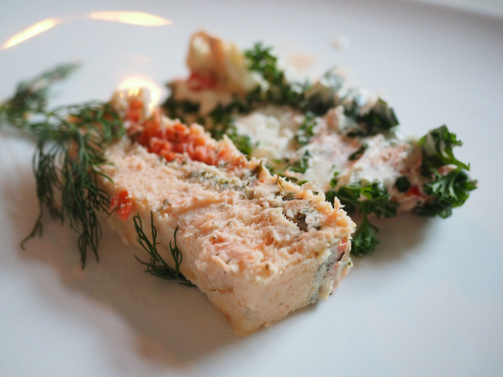 Terrina de salmon con vino blanco